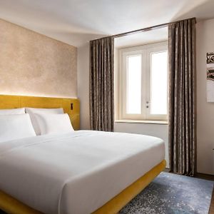 Adagio Guest room 1 King